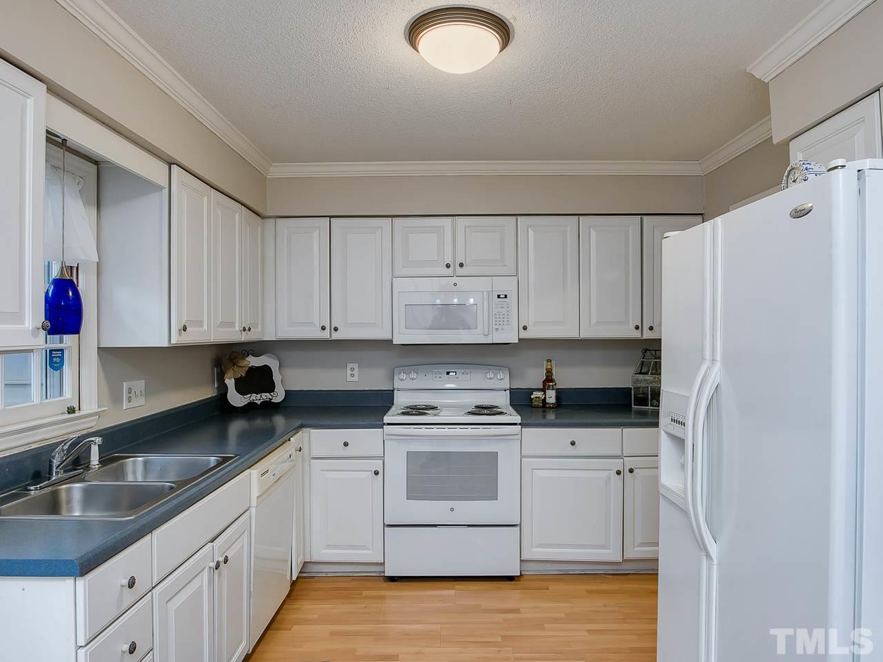 4502 Hamptonshire Drive Raleigh, NC 27613 - Photo 10 of 24
