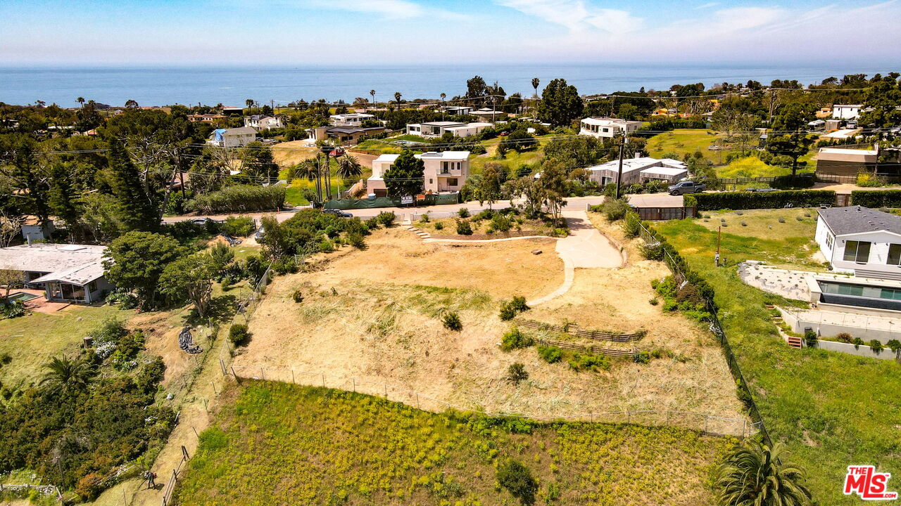 5684 Calpine Drive Malibu, CA 90265 - Photo 2 of 11 a view of city