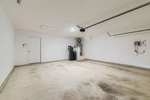 $325,000 | 210 Montego Street, Hutto, TX 78634