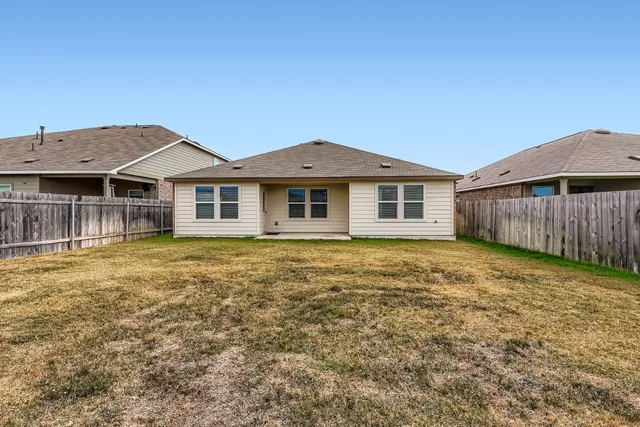 $325,000 | 210 Montego Street, Hutto, TX 78634