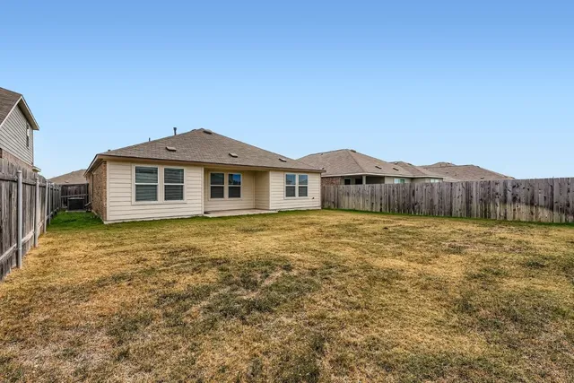 $325,000 | 210 Montego Street, Hutto, TX 78634