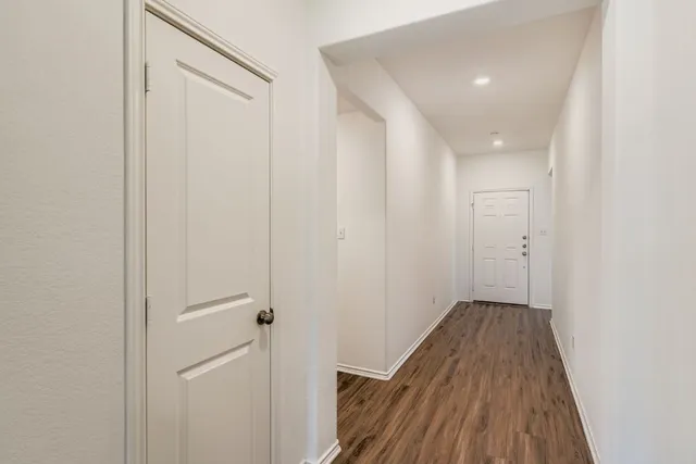 $325,000 | 210 Montego Street, Hutto, TX 78634