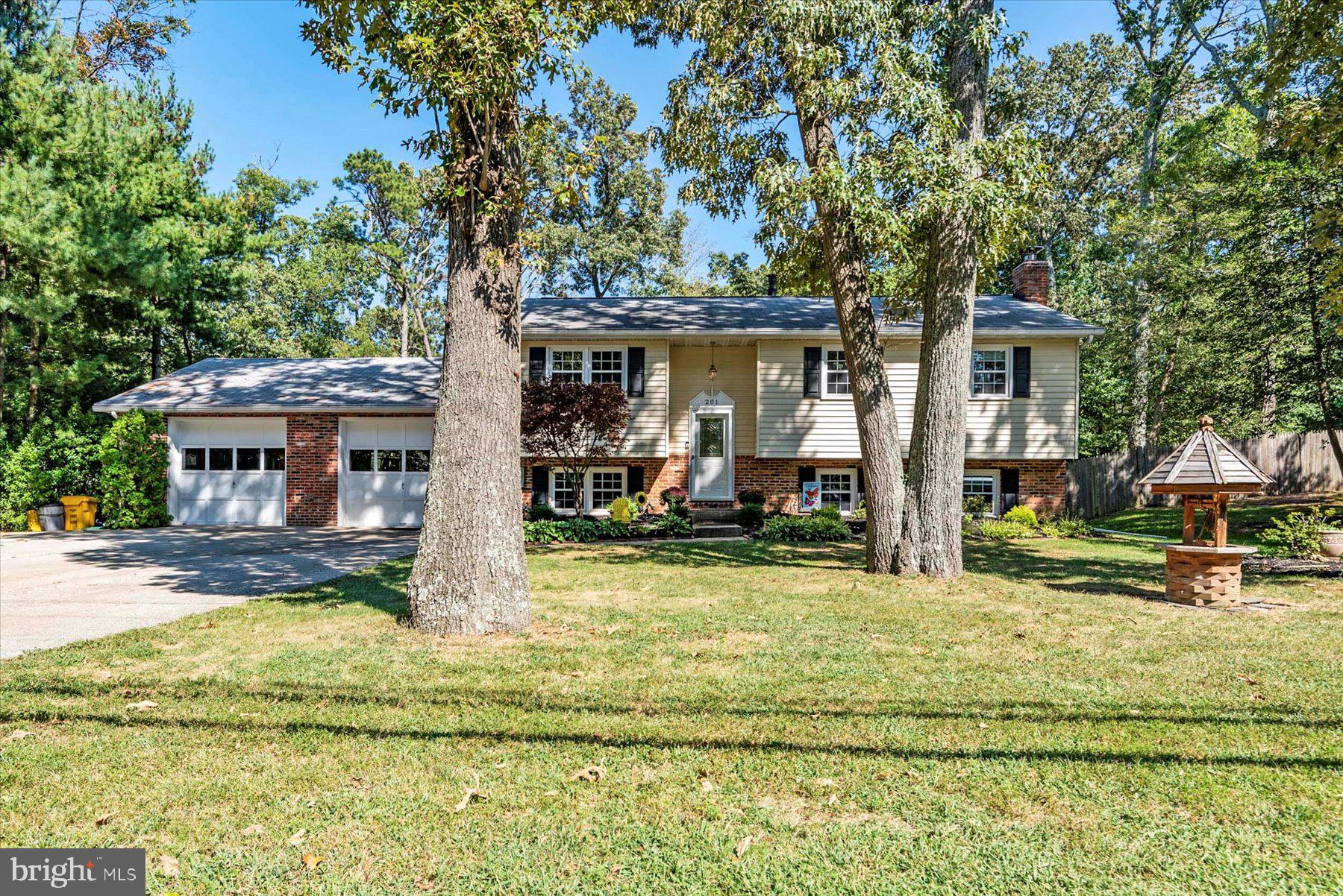 201 Hickory Point Road Pasadena, MD 21122 - Photo 3 of 38 Gallery Image 3
