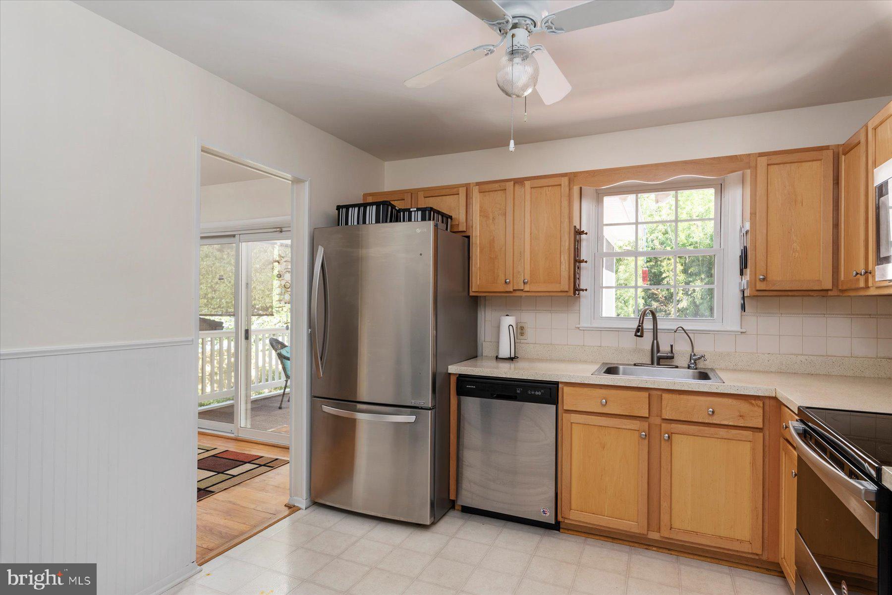 201 Hickory Point Road Pasadena, MD 21122 - Photo 10 of 38 Gallery Image 10