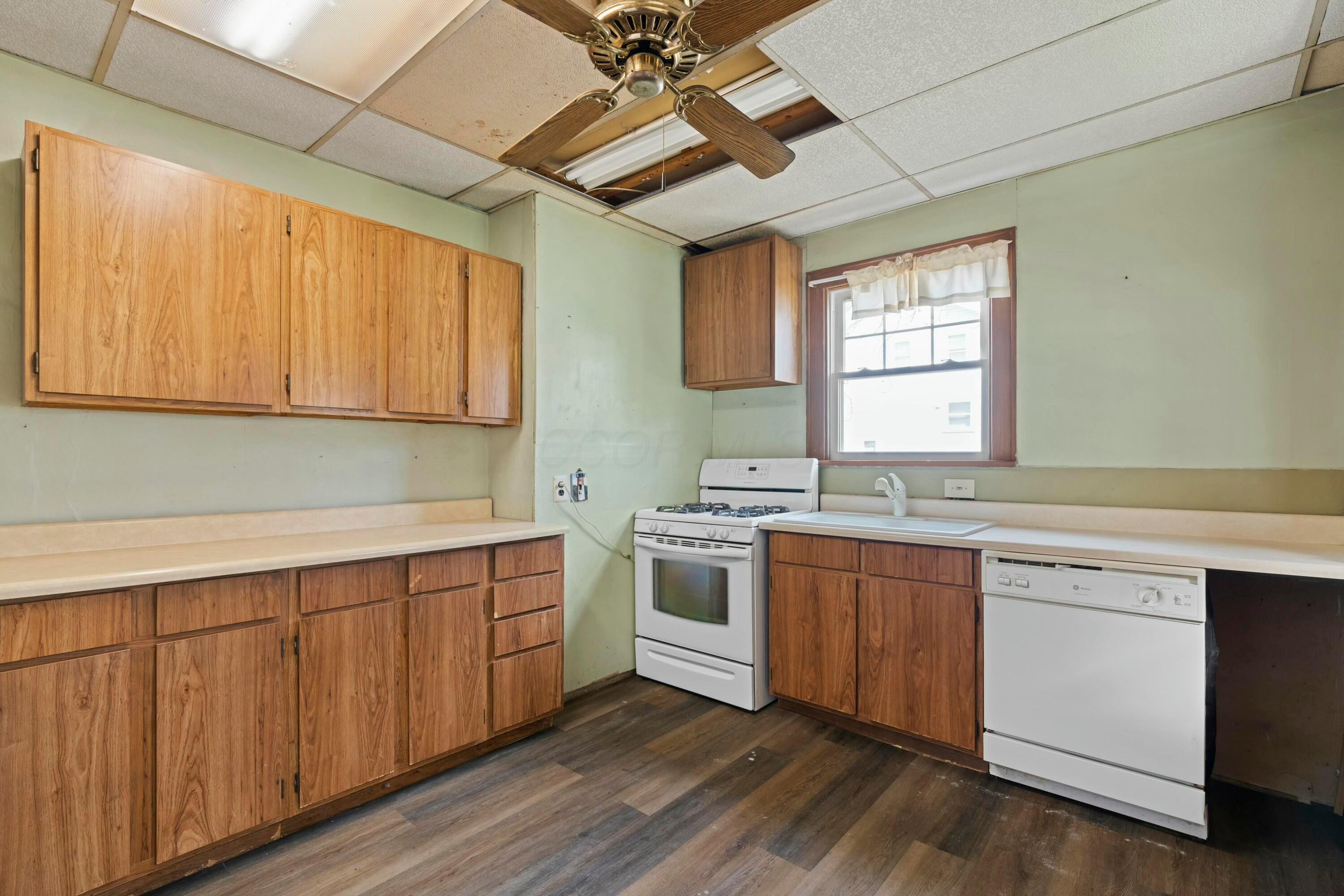 263-265 Crestview Road Columbus, OH 43202 - Photo 12 of 41 Kitchen