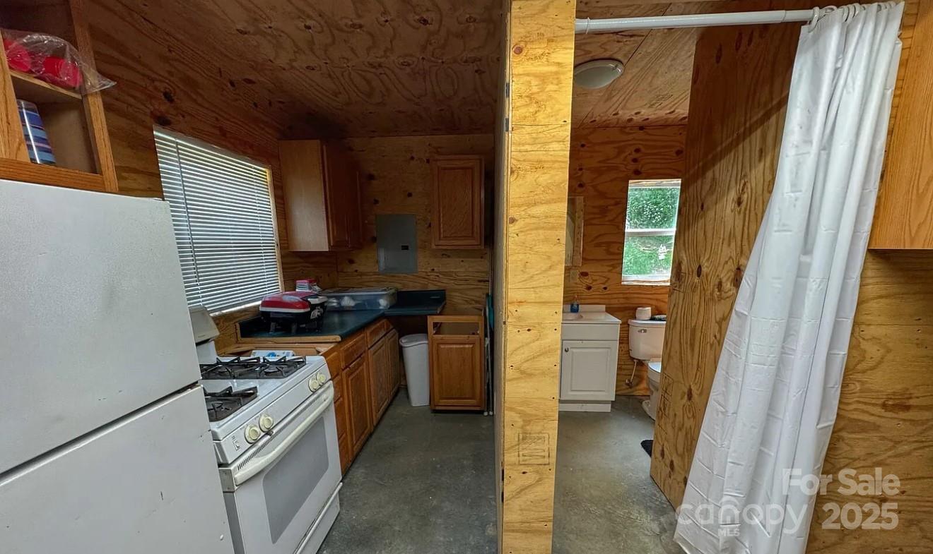 703 Coy Ham Road Lansing, NC 28643 - Photo 13 of 34