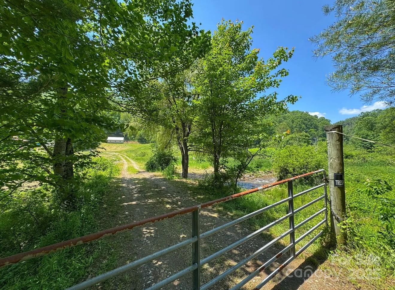 703 Coy Ham Road Lansing, NC 28643 - Photo 6 of 34