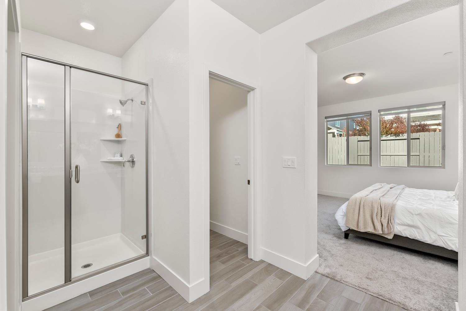 4156 Salt Point Way Rancho Cordova, CA 95742 - Photo 23 of 43 Shower