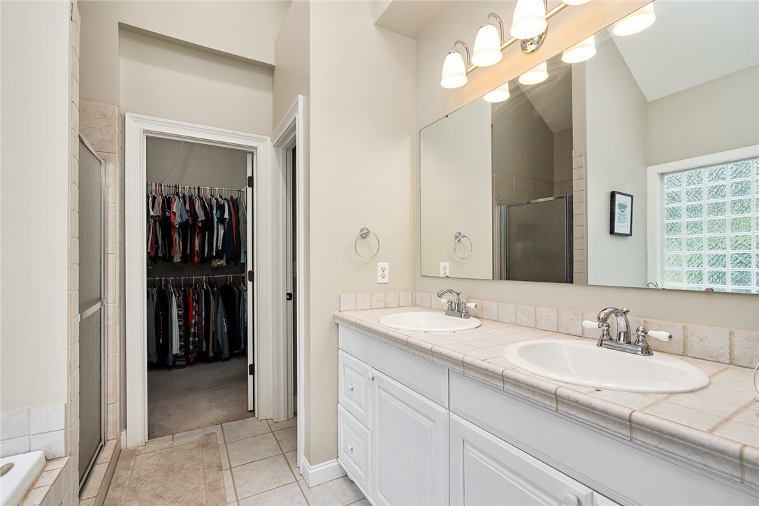 104 Catawbah Road Clemson, SC 29631 - Photo 24 of 50 Master Bath