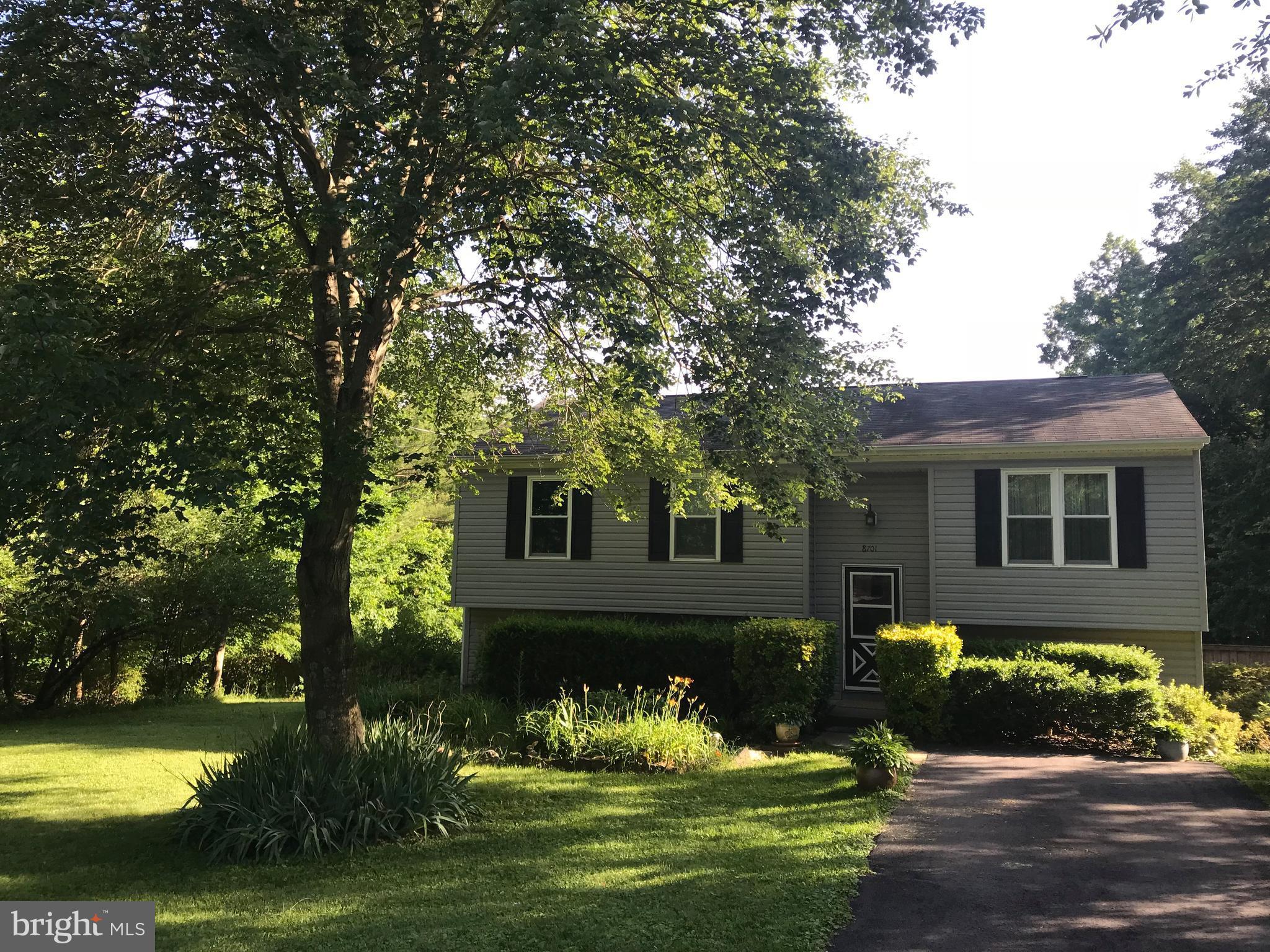 8701 Redman Street Springfield, VA 22153 - Photo 2 of 15 Exterior (Front)