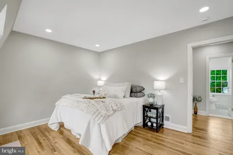 $699,900 | 4789 21st Road North, Arlington, VA 22207