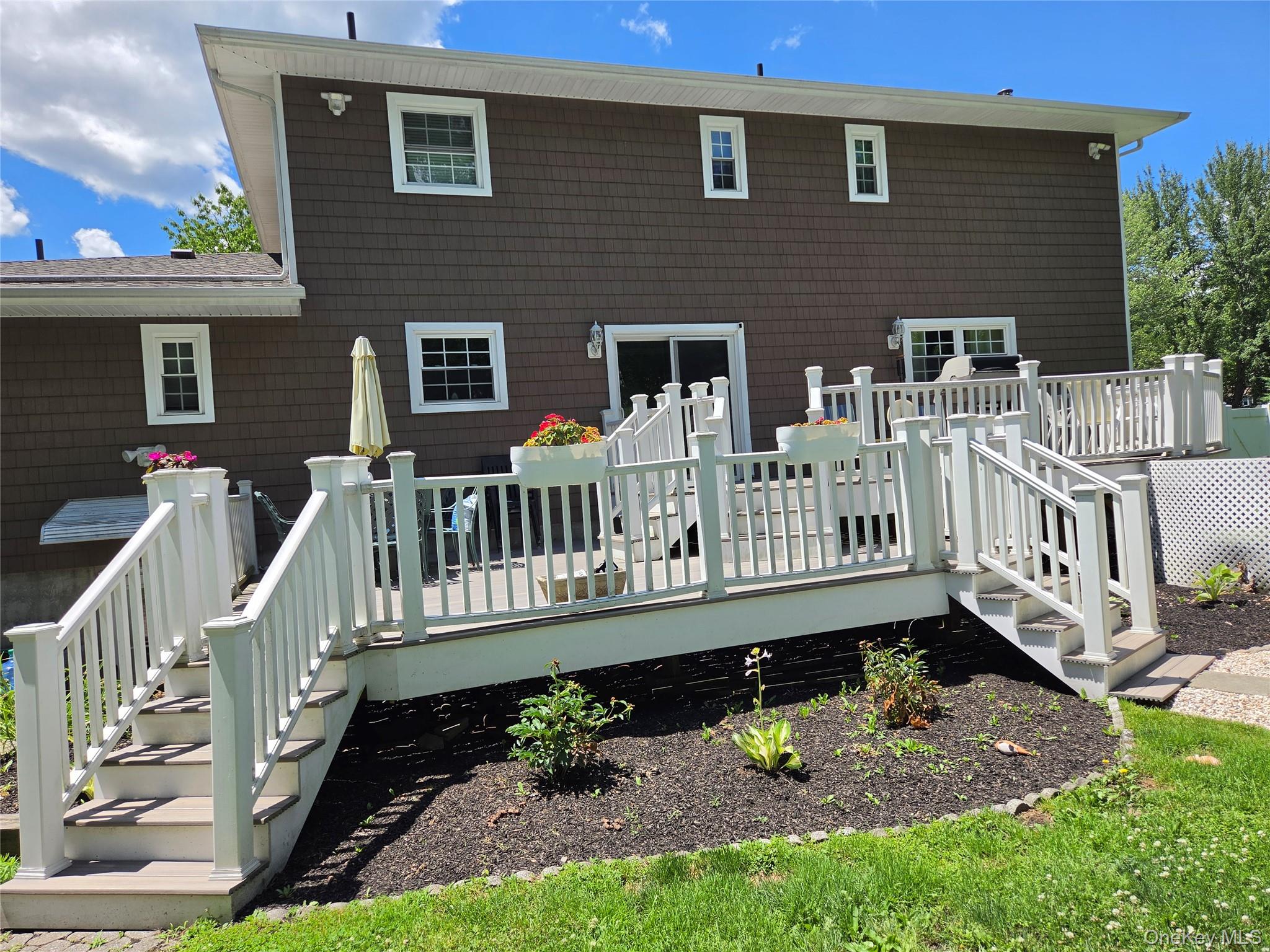 7 South Cranford Road Bardonia, NY 10954 - Photo 2 of 4