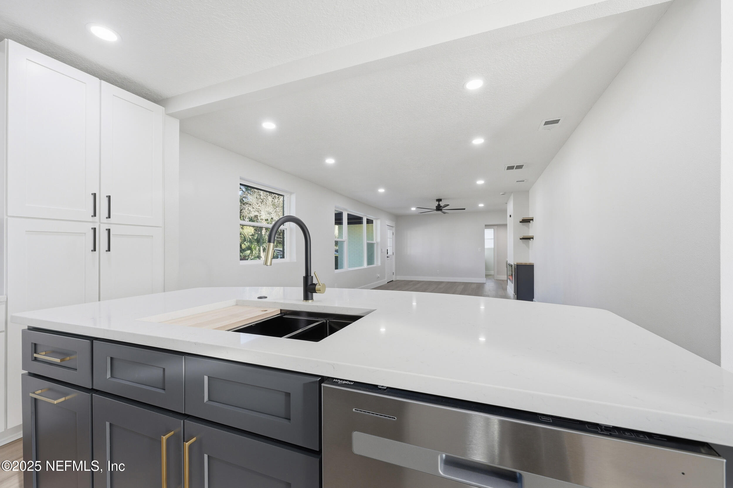 1440 Harbor Oaks Road Jacksonville, FL 32207 - Photo 17 of 63 17_the real estateographers_014