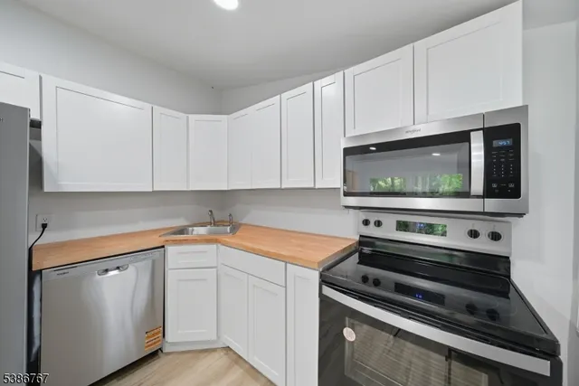 $2,650 | 330 Springbrook Trail, Sparta, NJ 07871