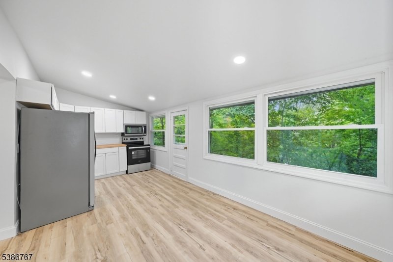 330 Springbrook Trail Sparta, NJ 07871 - Photo 8 of 41