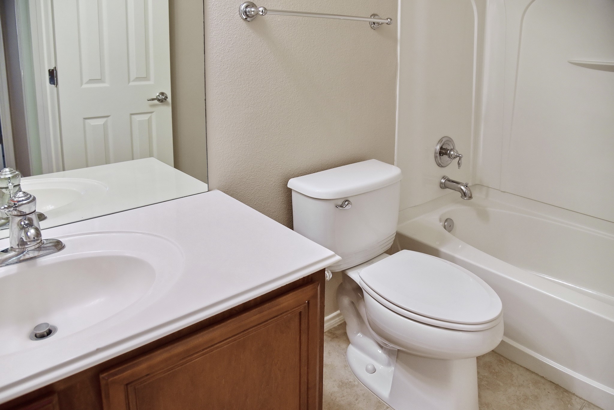 13600 Breton Ridge Street, Unit 14D Houston, TX 77070 - Photo 27 of 35