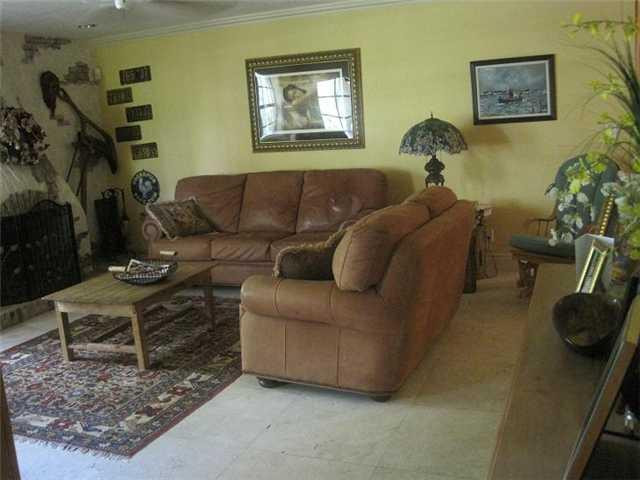 6511 Holatee Trail Southwest Ranches, FL 33330 - Photo 5 of 24 Living Room