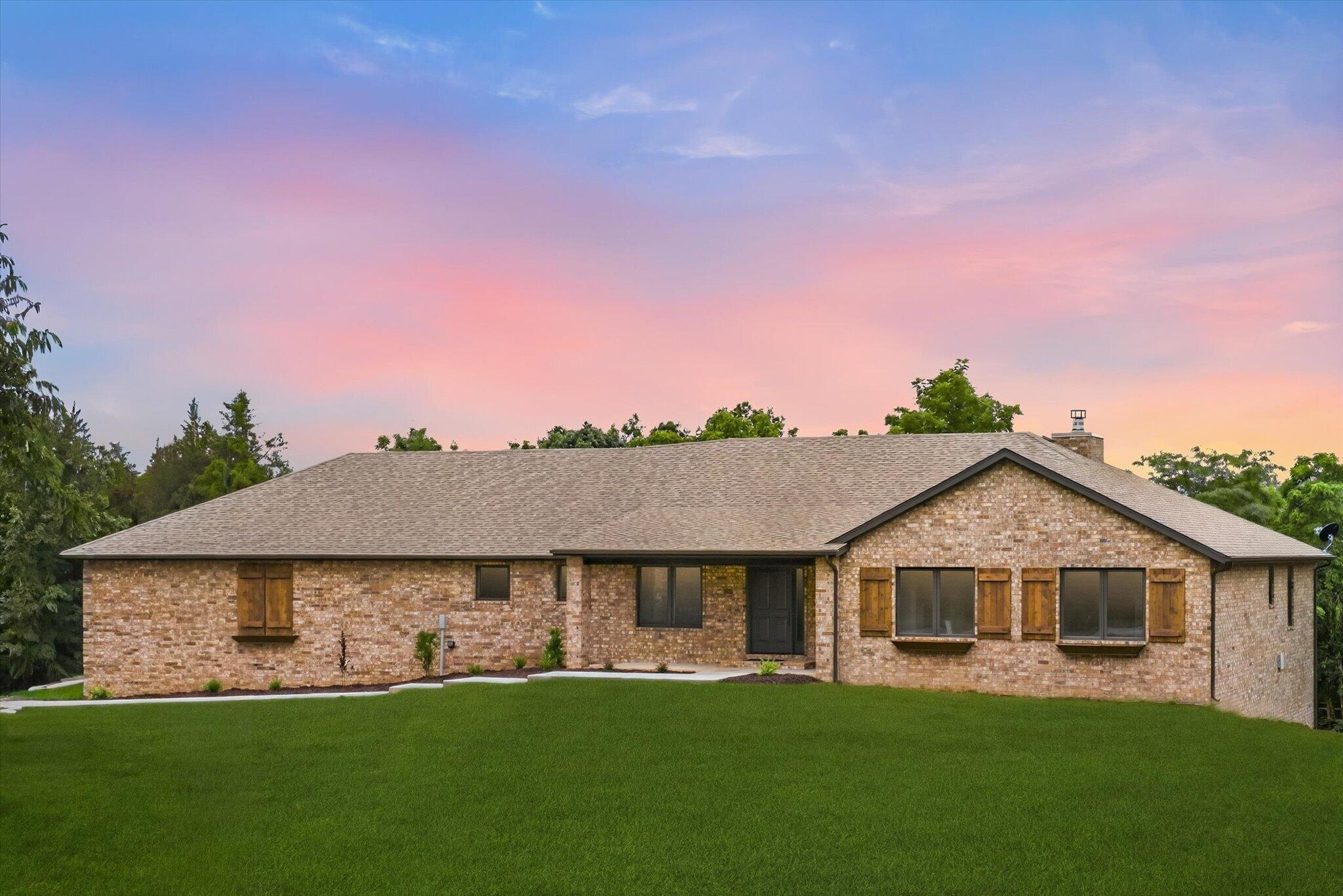 1230 East 567th Road Willard, MO 65781 - Photo 1 of 69 01-Twilight