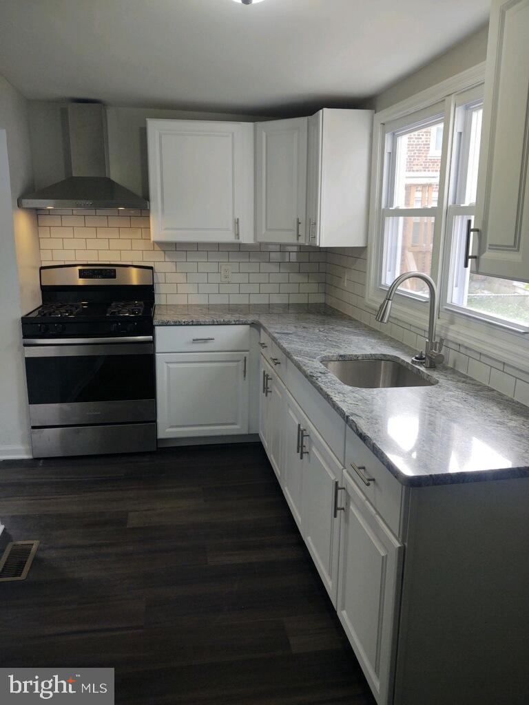 3121 South Constitution Road Camden, NJ 08104 - Photo 4 of 24