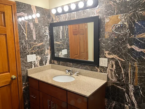 $1,998,000 | 194 Auburn Street, Newton, MA 02466