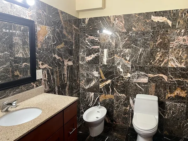 $1,998,000 | 194 Auburn Street, Newton, MA 02466