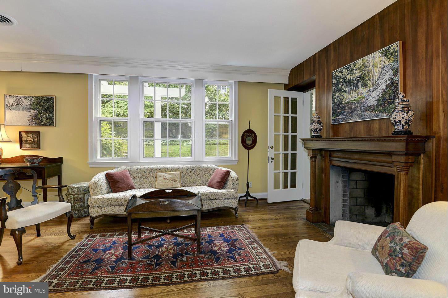 5312 Wriley Road Bethesda, MD 20816 - Photo 2 of 21 Living Room