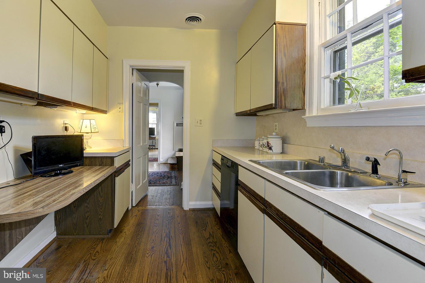 5312 Wriley Road Bethesda, MD 20816 - Photo 13 of 21 Kitchen