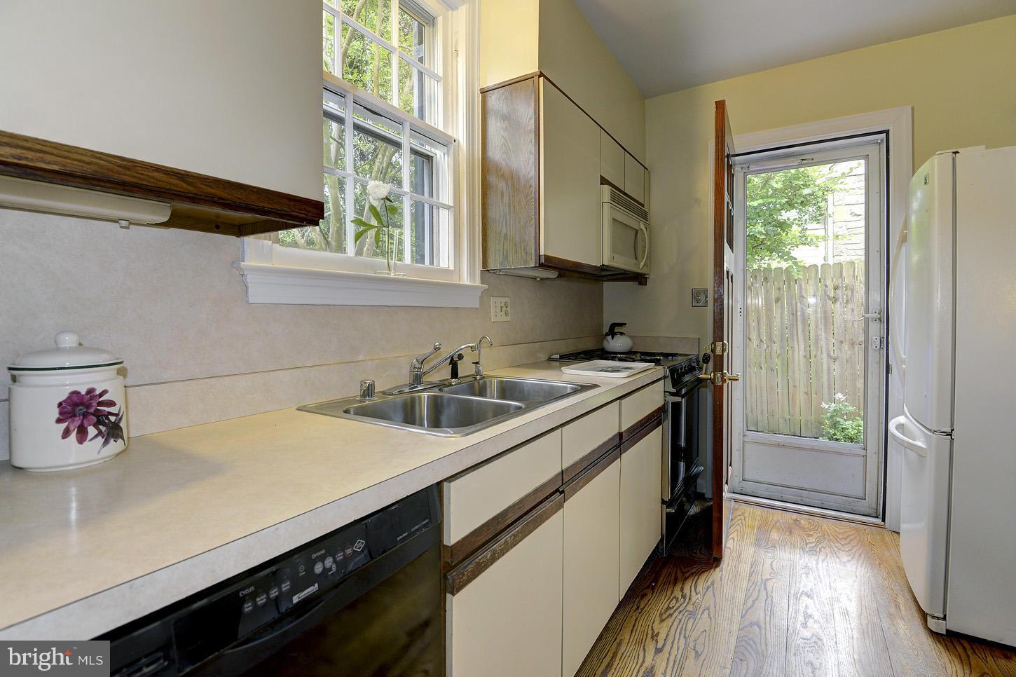 5312 Wriley Road Bethesda, MD 20816 - Photo 14 of 21 Kitchen