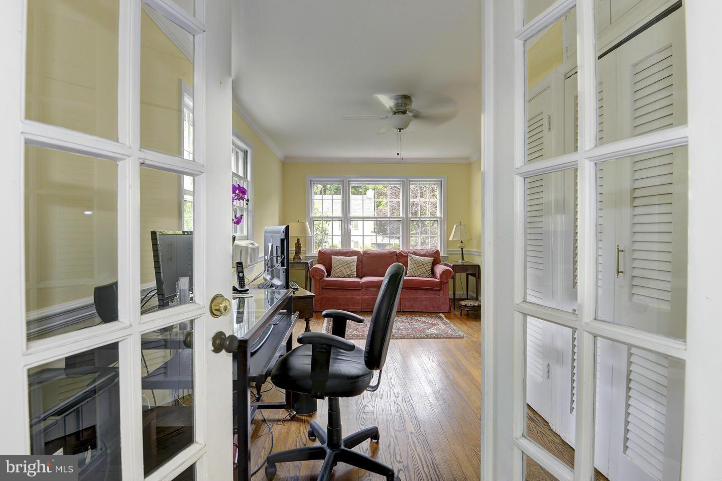 5312 Wriley Road Bethesda, MD 20816 - Photo 10 of 21 Den