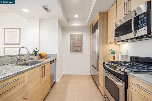 $828,000 | 1655 North California Boulevard, Unit 338, Walnut Creek, CA 94596