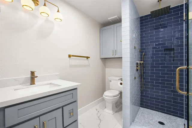 $5,000 | 4002 Dixie Farm Road, Pearland, TX 77581