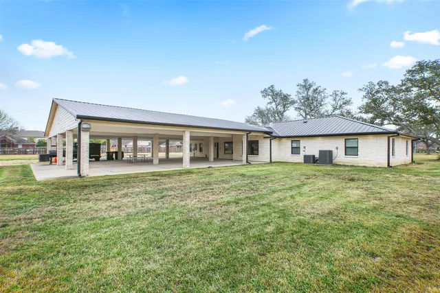 $5,000 | 4002 Dixie Farm Road, Pearland, TX 77581