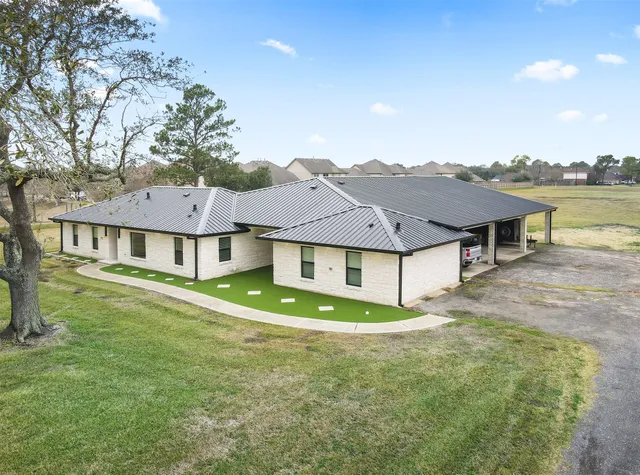 $5,000 | 4002 Dixie Farm Road, Pearland, TX 77581