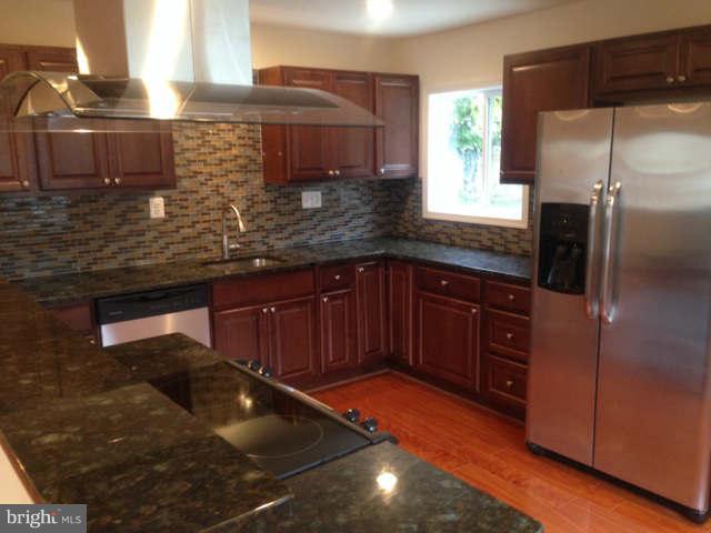 6227 Apache Street Springfield, VA 22150 - Photo 2 of 7 Kitchen