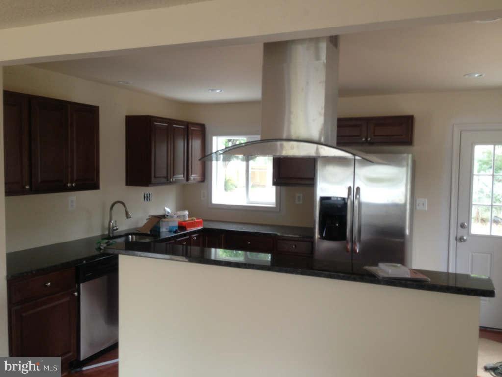 6227 Apache Street Springfield, VA 22150 - Photo 6 of 7 Kitchen