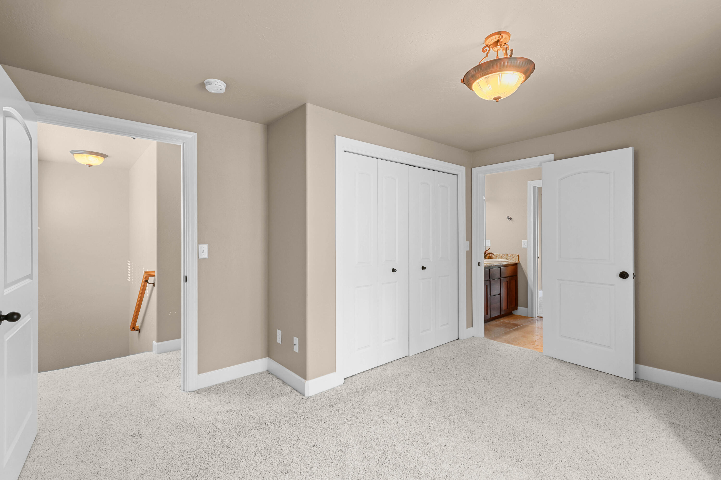935 Applegate Street Jacksonville, OR 97530 - Photo 24 of 43 EP1A1331