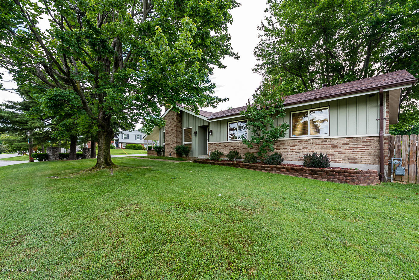 8223 Rochelle Road Louisville, KY 40228 - Photo 1 of 49 8223 Rochelle Rd (8 of 52)
