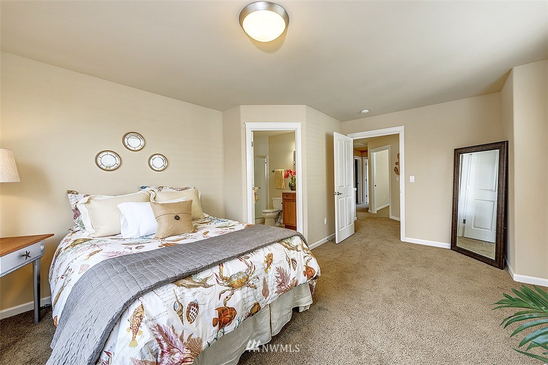 8034 212th Street Southwest Edmonds, WA 98026 - Photo 14 of 25 Gallery Image 14