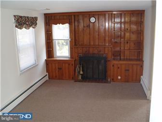 2386 Lower Barness Road Warrington, PA 18976 - Photo 4 of 4 Living Room