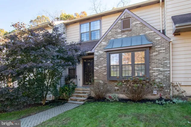 $2,800 | 10223 Scarborough Commons Court, Burke, VA 22015