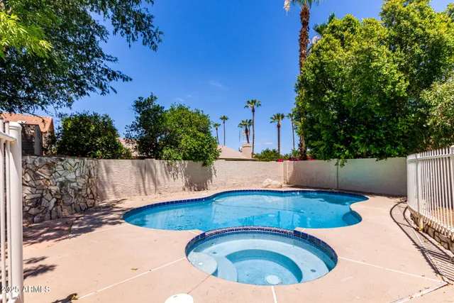 $949,900 | 1966 East Calle De Arcos, Tempe, AZ 85284
