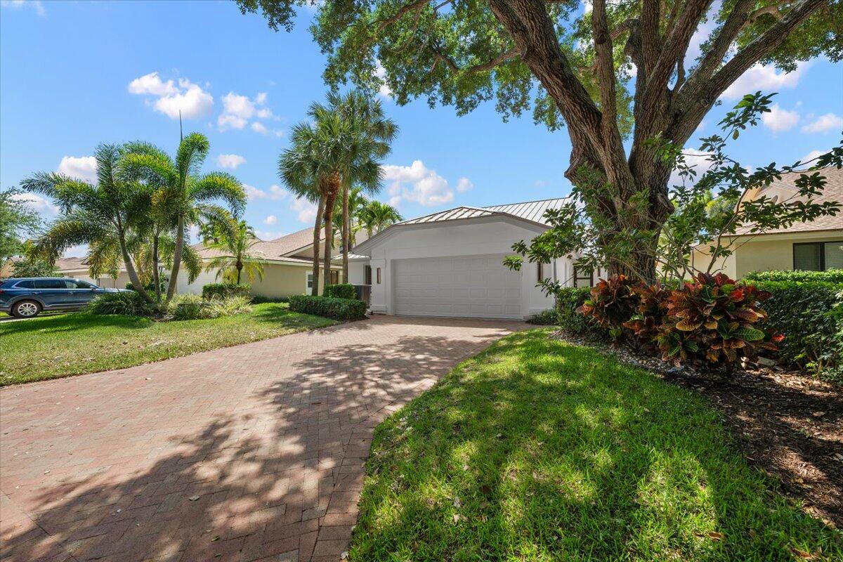422 River Edge Road Jupiter, FL 33477 - Photo 2 of 40 02-LUX_0919