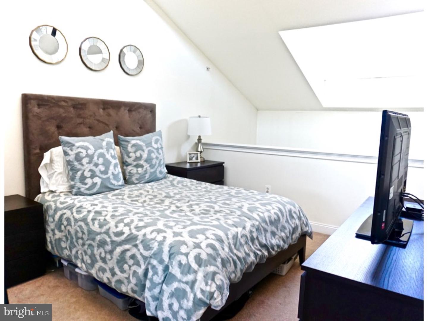 1 Academy Circle, Unit 318 Philadelphia, PA 19146 - Photo 8 of 17 Bedroom