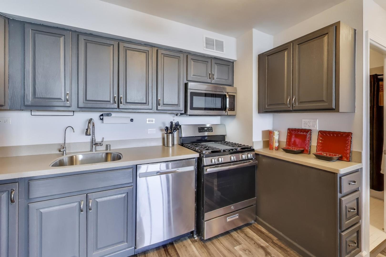 6325 North Sheridan Road, Unit 2101 Chicago, IL 60660 - Photo 13 of 28