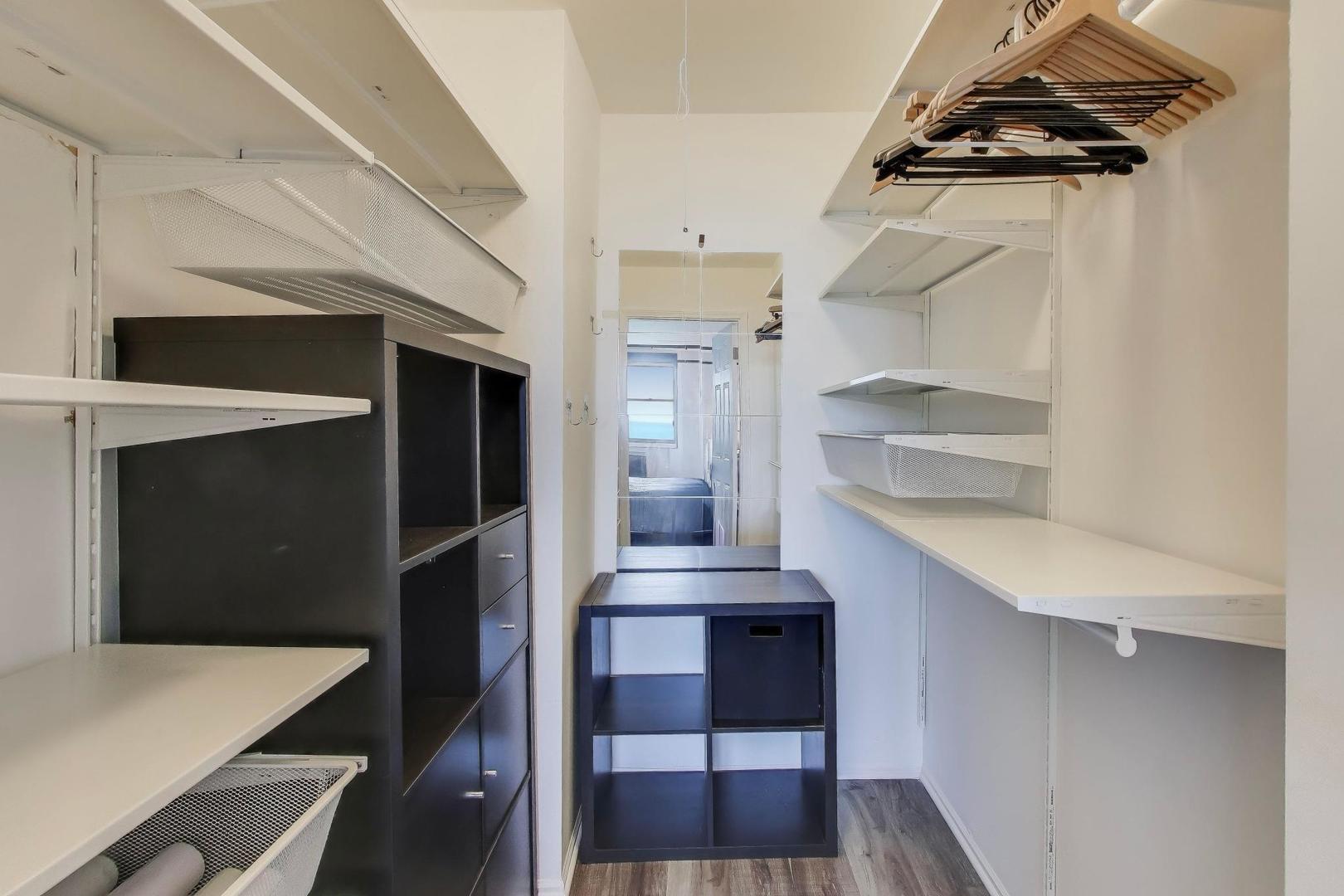 6325 North Sheridan Road, Unit 2101 Chicago, IL 60660 - Photo 17 of 28