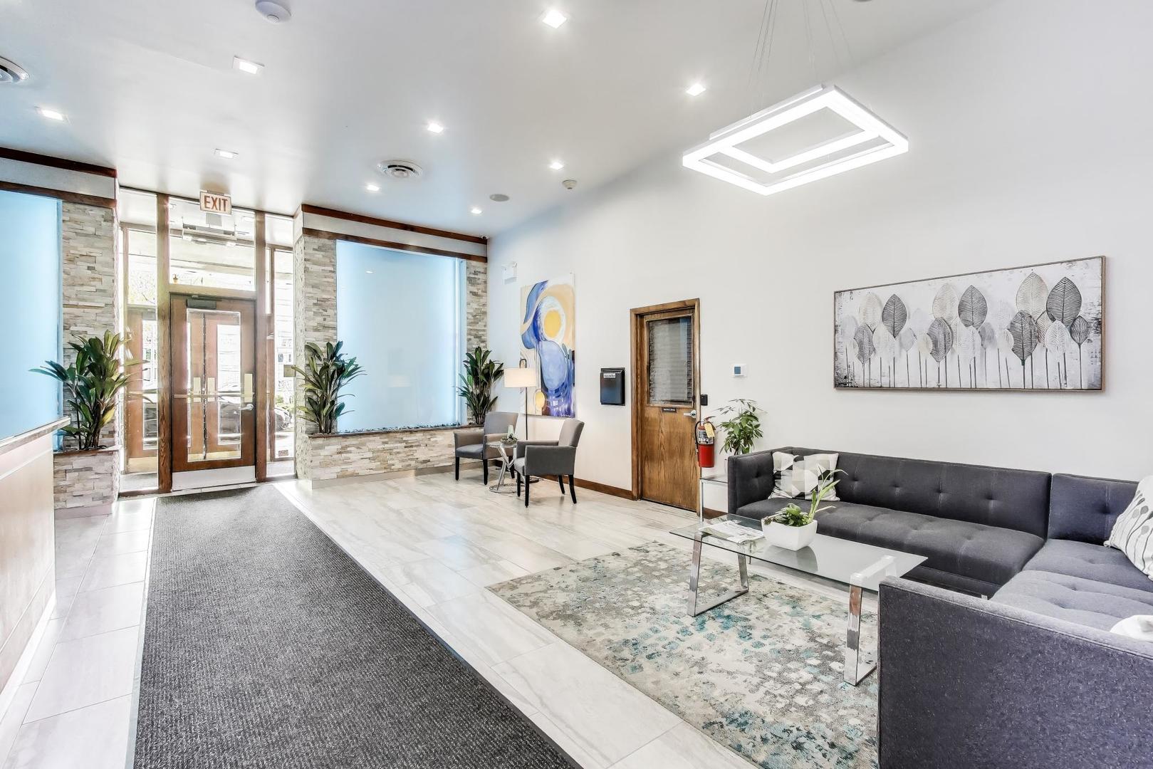 6325 North Sheridan Road, Unit 2101 Chicago, IL 60660 - Photo 3 of 28