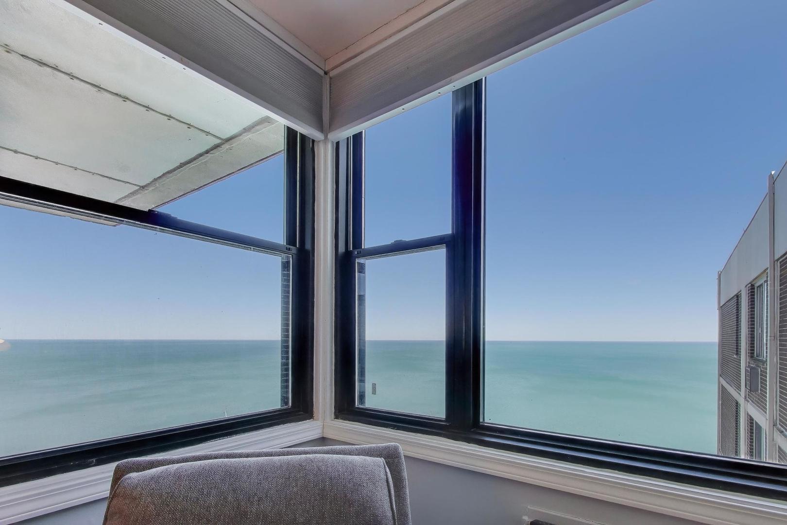 6325 North Sheridan Road, Unit 2101 Chicago, IL 60660 - Photo 5 of 28