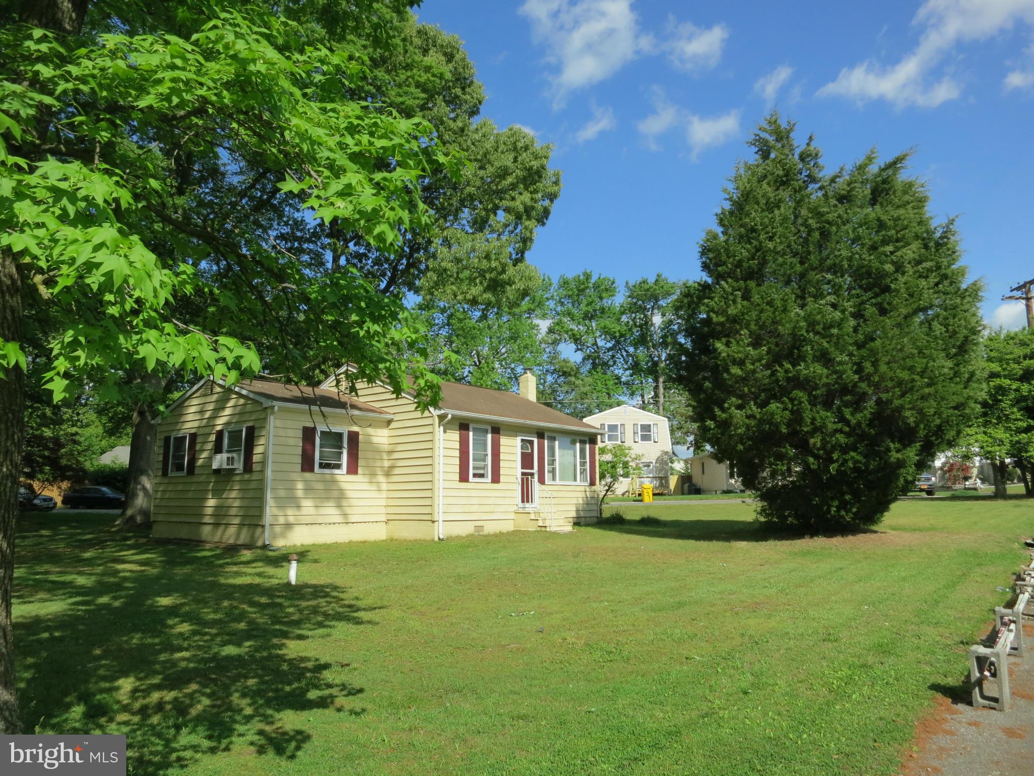 1609 Marlboro Road Edgewater, MD 21037 - Photo 3 of 29 Front