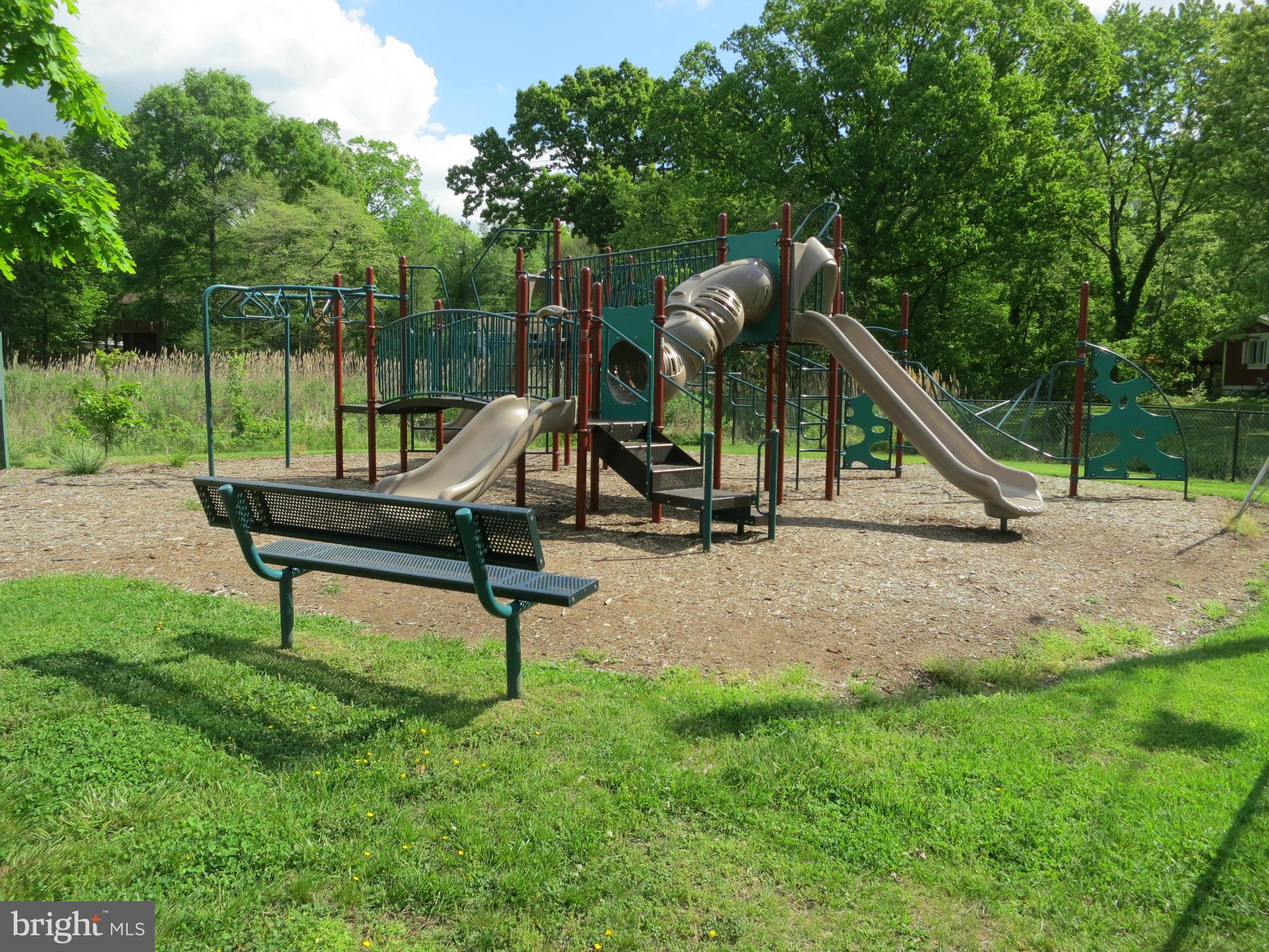 1609 Marlboro Road Edgewater, MD 21037 - Photo 26 of 29 Playgrounds