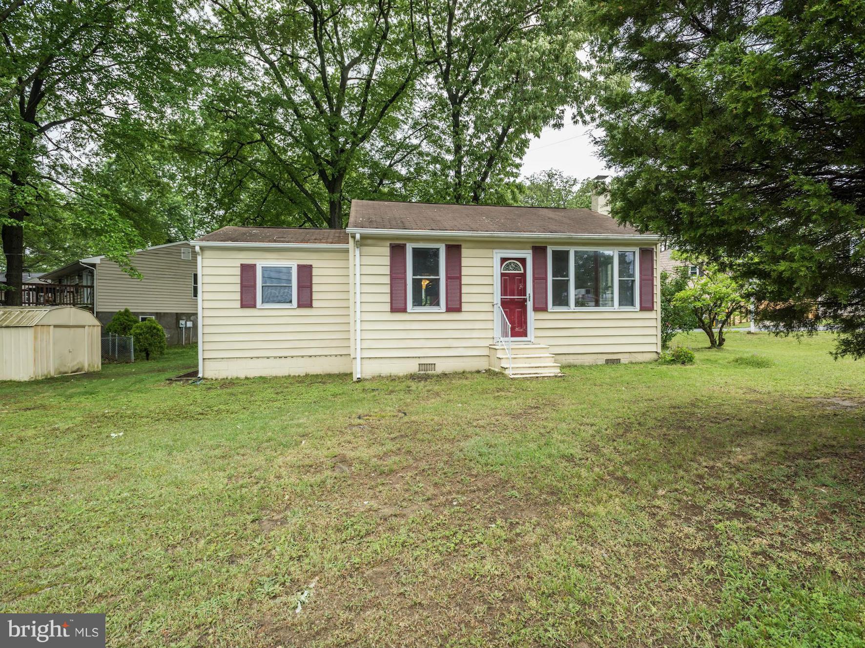 1609 Marlboro Road Edgewater, MD 21037 - Photo 4 of 29 Exterior (Front)